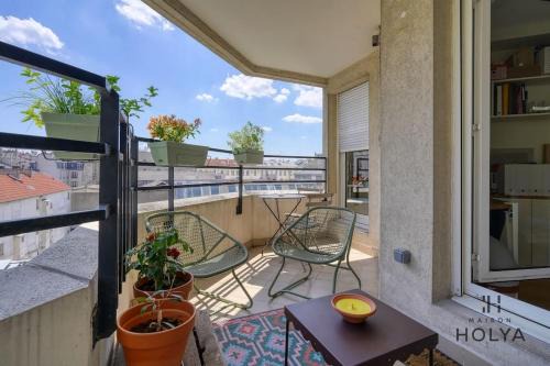Quartier de la Roquette Apartment | À Bastille - Le Rétro - 170C