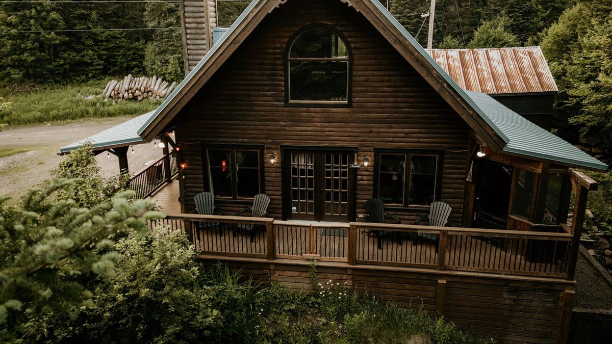 Saint-Gabriel-de-Valcartier Cabin | À découvrir: chalet en bois avec ruisseau!
