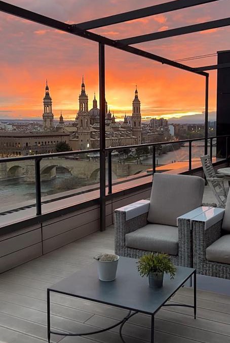 Barrio de Jesus Apartment | Ático mejores vistas al Pilar jacuzzi y garaje
