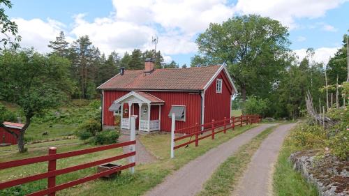 Kinda Municipality House | Året runt i väldigt härlig natur Bo på lantgård