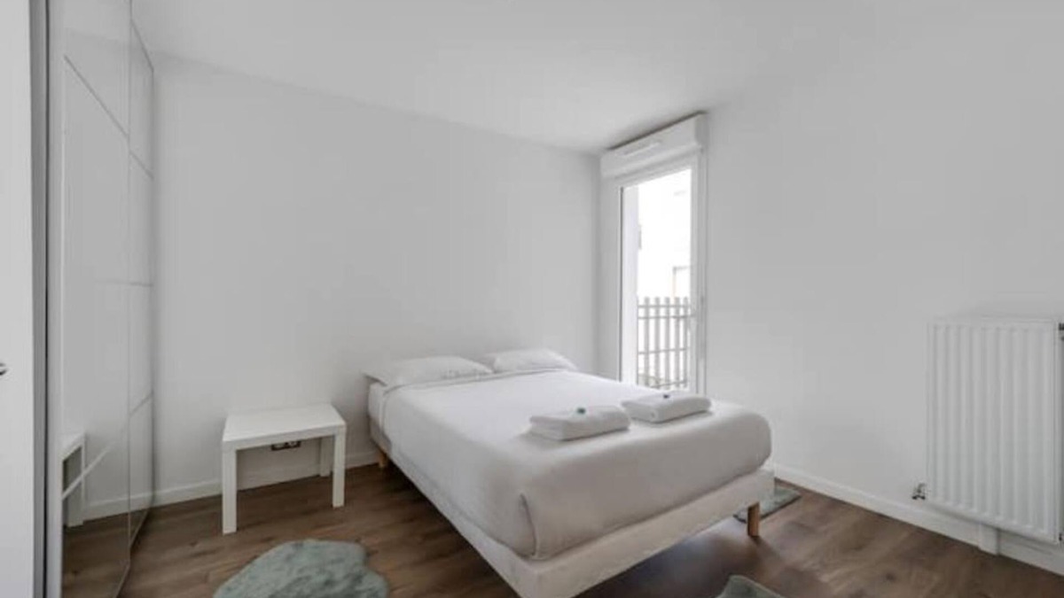Romainville Apartment | Élégance en Banlieue Parisienne