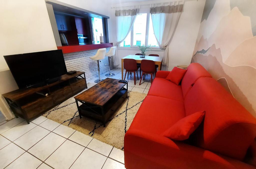 Faubourg North Apartment | Évasion - Appartement 6 Prs, 2 Ch, avec Balcon