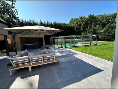 Bernissart House | Ô3 versaux