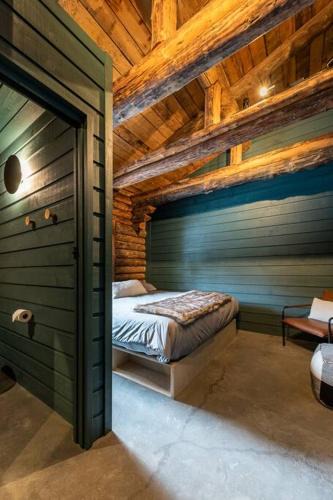 Saint-Simeon Ski Chalet | ÖBois Charlevoix - L'Écurie 1 Studio