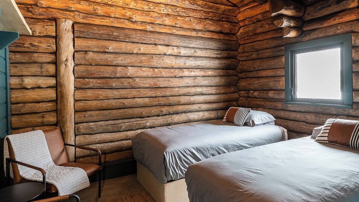 Saint-Simeon Cabin | ÖBois Charlevoix: L'Écurie 4 (bedroom)