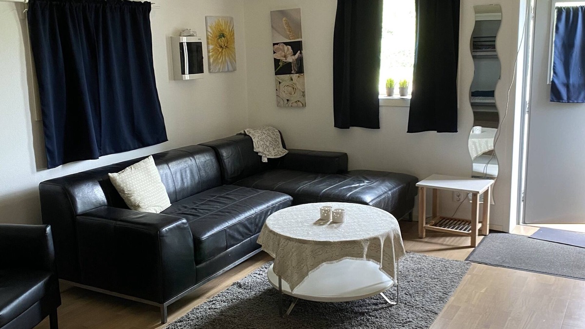 Farjestaden Cottage | Öländsk och Idyllisk Stuga i Algutsrum.närafina Sandstränder och Ölandsdjurpark