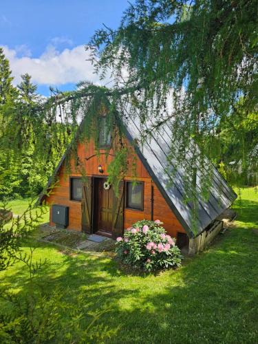 Stiavnicke Bane House | Útulná chatka pri Richňavských jazerách