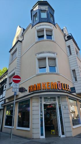 Werne Apartment | Über den Dächern von Werne - Balkon, WLAN, TV und Küche - Möller