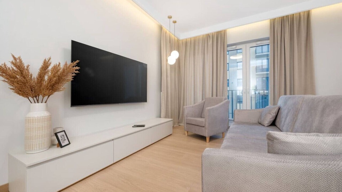Lodz Apartment | Łódź Prestige Suites - 64m2, Parking, Office Room by Rentujemy