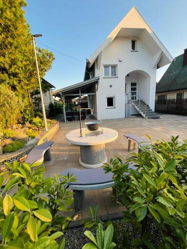 Tiszakecske House | Őzike Vendégház - Tiszakécske