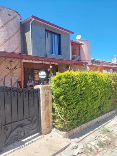 Ildır Koyu House | Şifne yalı'da 4 oda 9kisi yatak kapasite manzaralı