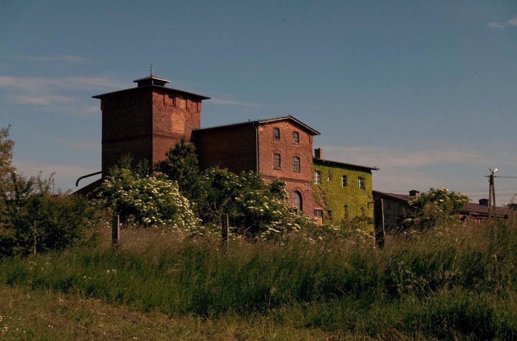 Zarnowiec House | ŻAR - Gorzelnia w Żarnowcu
