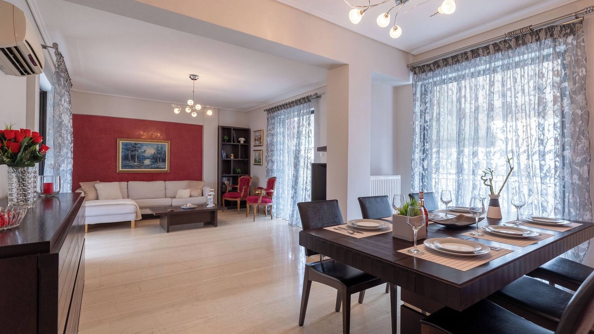 Piraeus Apartment | ΕΝΑ ΟΜΟΡΦΟ ΔΙΑΜΕΡΙΣΜΑ ΜΕ ΘΕΑ