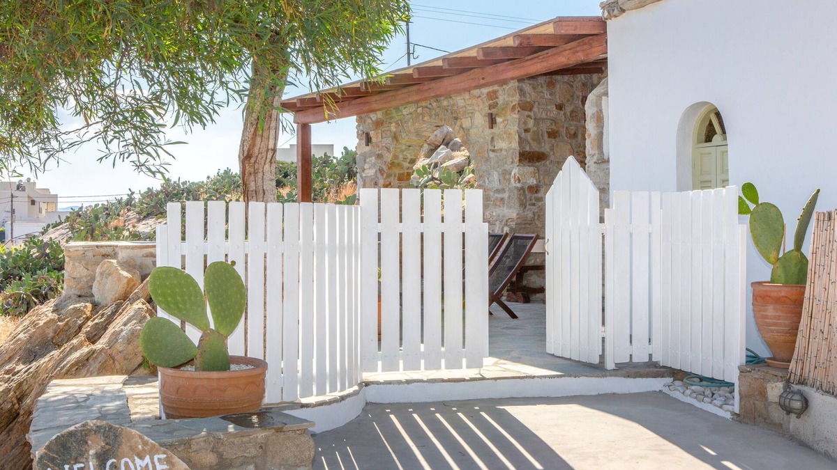 Agios Prokopios House | Εξοχική πέτρινη κατοικία με ιδιωτική πισινα και θέα στη θάλασσα