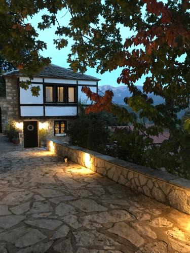 Krikellon House | ΤΟ ΑΡΧΟΝΤΙΚΟ
