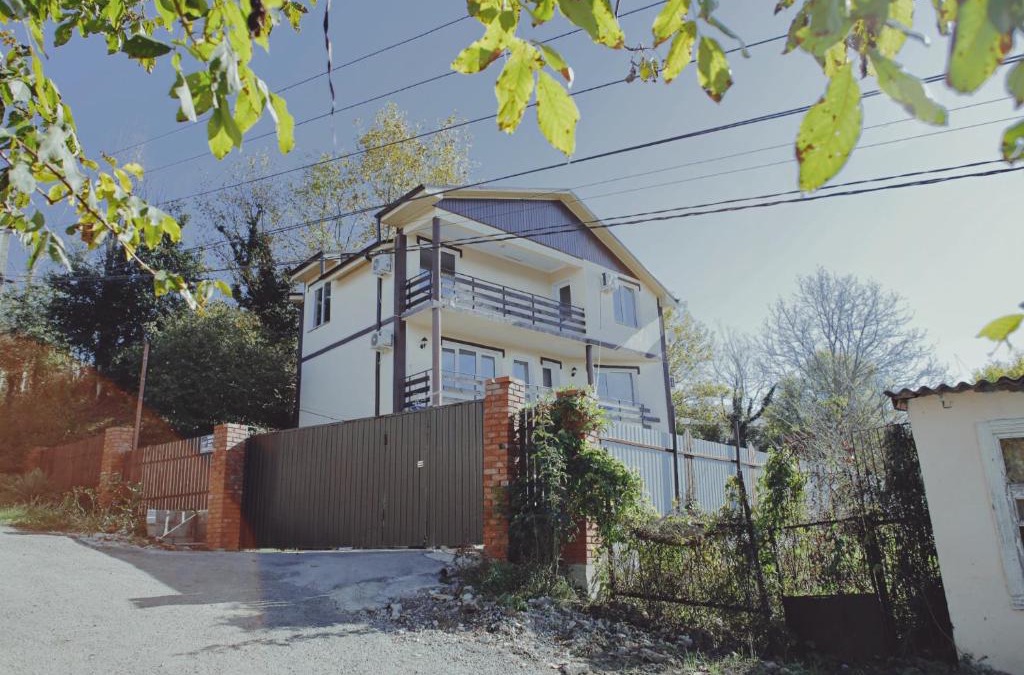 Dzhubga House | Тихий дворик