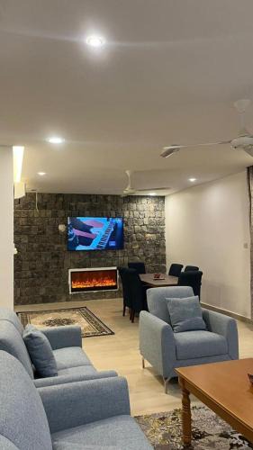 Al Hamra Villa | بيوت الخزام