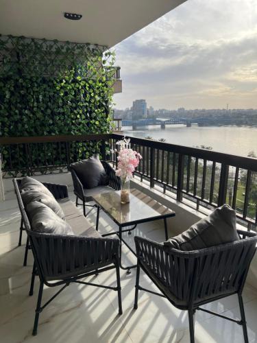 Cairo Apartment | شقة مطلة علي ممشي اهل مصر
