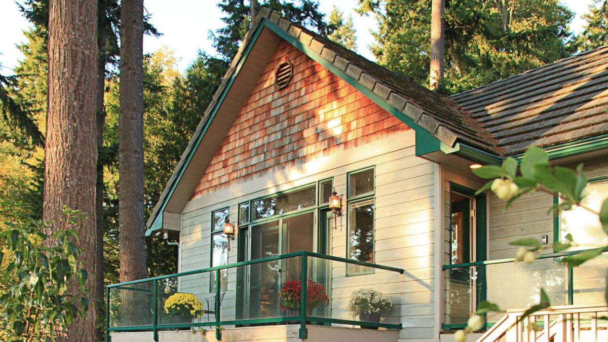 Clinton Cottage | ღ*¨*✶.¸ Romantic /Jetted Tub /Deck /SLEEPS 5 *`*✶.¸.ღ