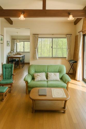 Nasu House | 森の中で仲間や家族とゆっくり過ごせる温泉付コテージ 会員制別荘地で広大なプライベート空間 ペット可 那須高原りんどうハウス