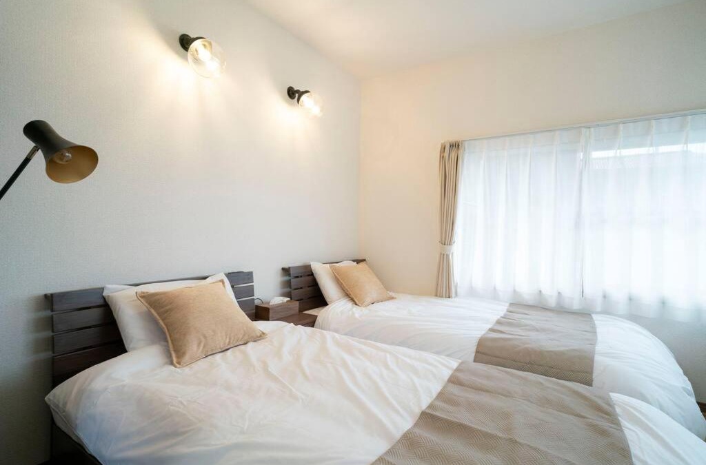 Minamikawachi District Apartment | 自然豊か棚田百選の棚田・道の駅・金剛山登山・釣り・ゴルフに便利/8名宿泊可広々一軒家/無料駐車場
