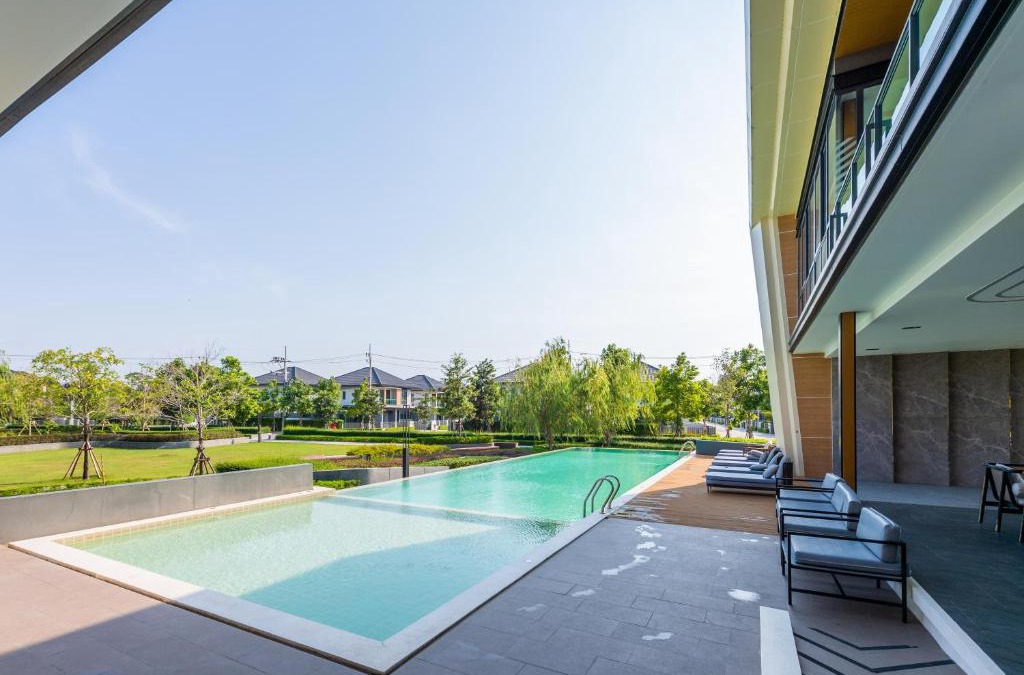 Bang Lamung Villa | 芭提雅全新三卧独栋别墅-带公共泳池健身房