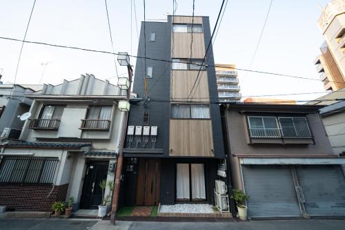 Shinsekai Apartment | 通天閣悅庭蘭舍