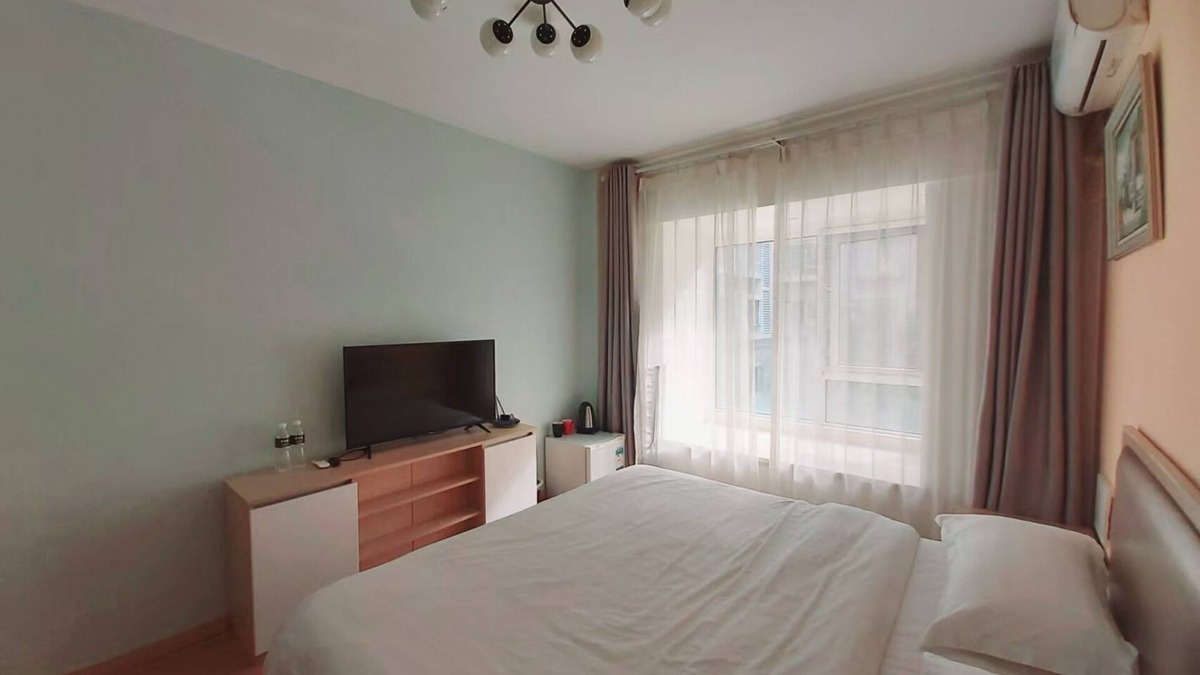 Chengyang Apartment | 青春球场,世纪公园,青岛国家广告产业园丰富美食