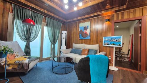 Seolcheon-myeon House | 부산 2층 Qstay Loft