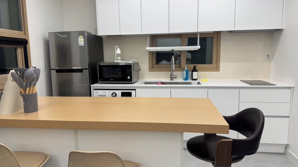 Seongsu Apartment | 육Seongsu Station Jungnangcheon Cherry Blossom Road Han River airport bus