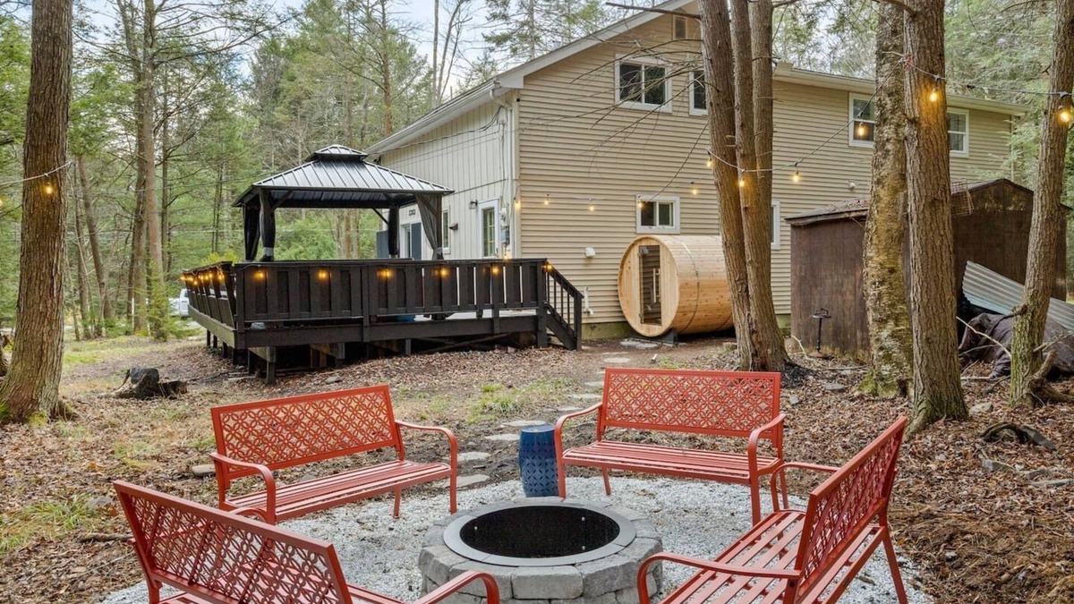 Blakeslee Cabin | 𖤓Creek Retreat Sale| Hottub+Sauna+Firepit+Gameroom𖤓