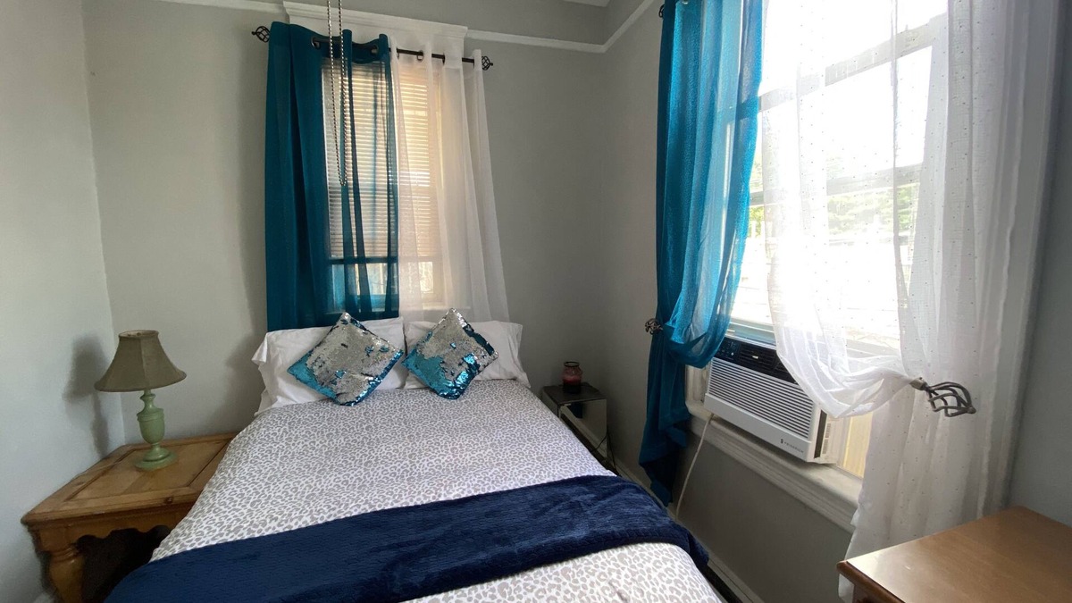 North Bergen Apartment | 00 Cozy apt and easy transportation to New York City