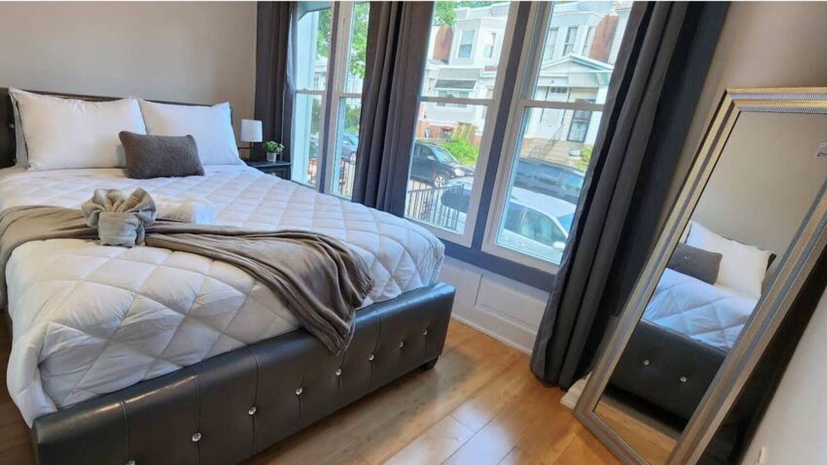 Primos Secane House | #01 Bright Room - Cozy Queen Bedroom in Angora