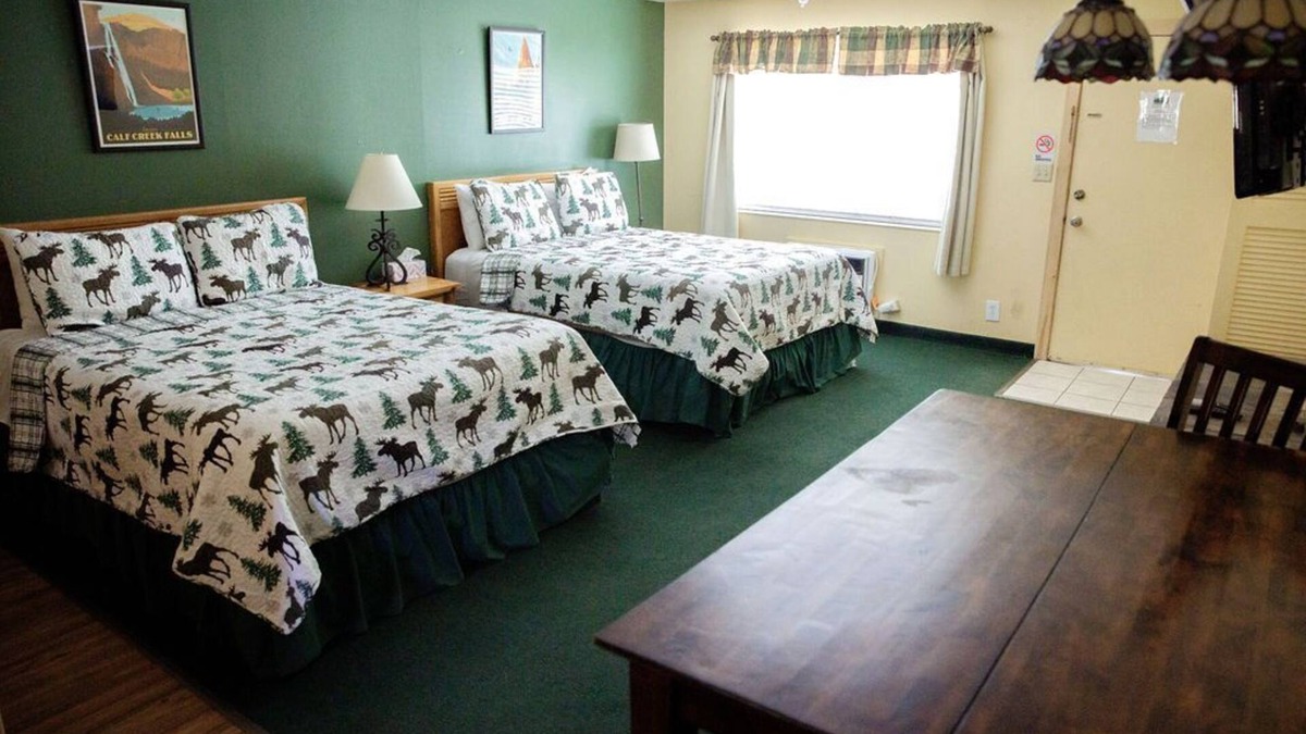 Sevier Apartment | 0124) Candy Suite 124