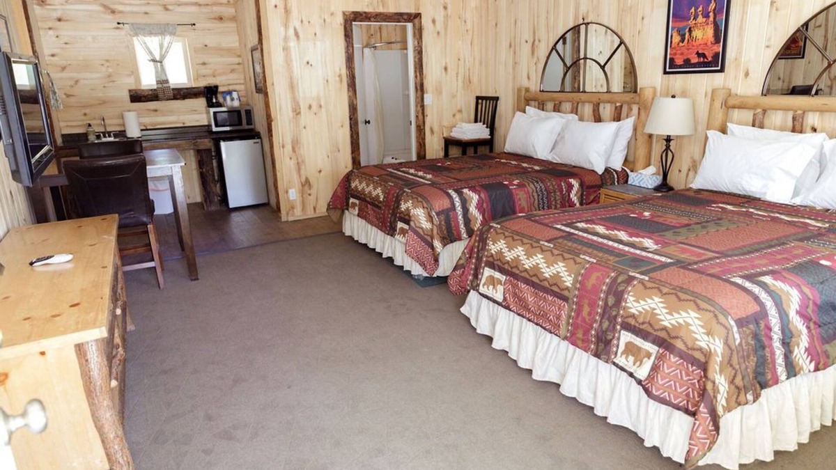 Sevier Apartment | 0126) Candy Suite 126