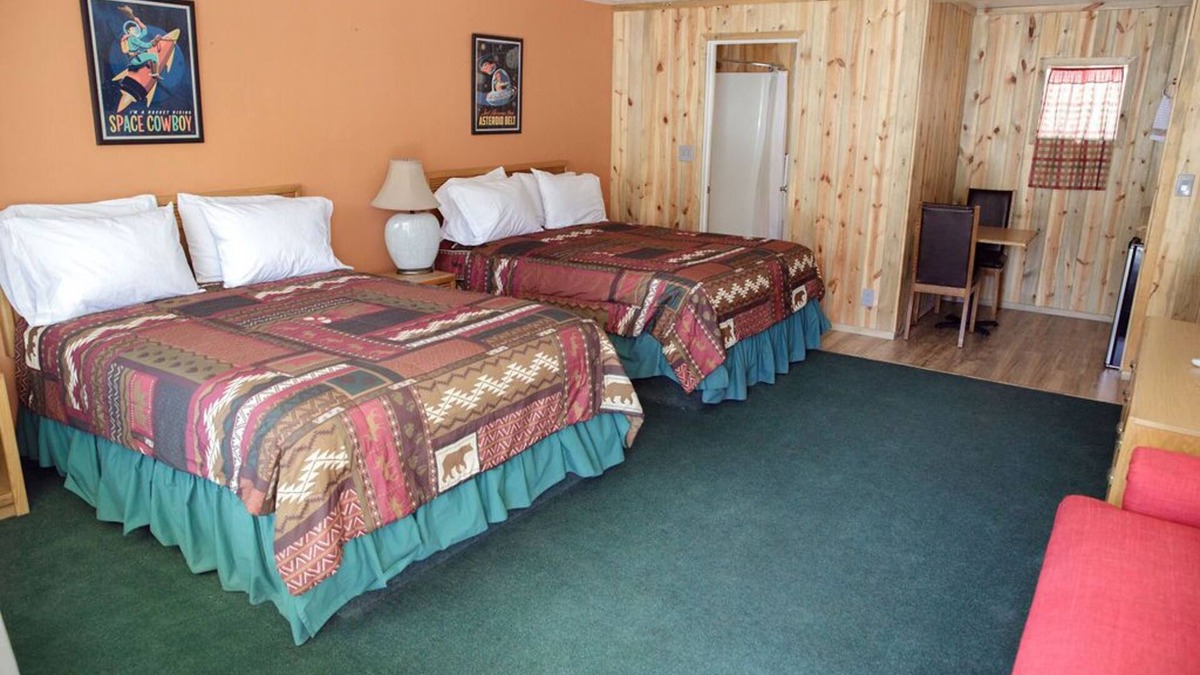 Sevier Apartment | 0127) Candy Suite 127