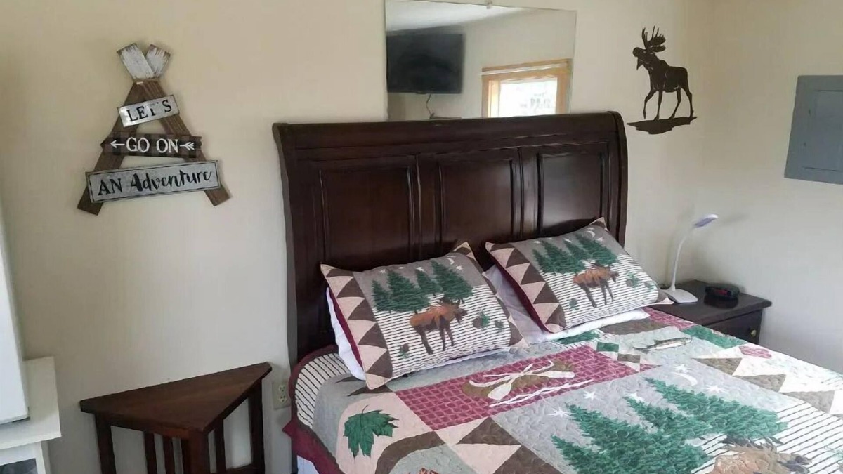 Stewartstown Cabin | 04) Moose Place Cabin