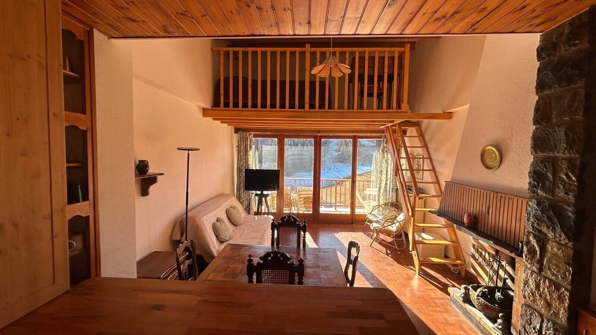 Peone Apartment | 06CN: 8-10 person apartment with terrace