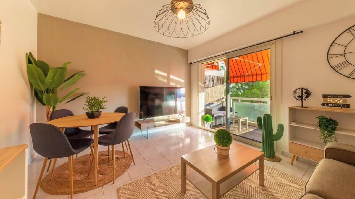 Juan-les-Pins Apartment | 06K2-Nice air-conditioned studio-terrace-sea view