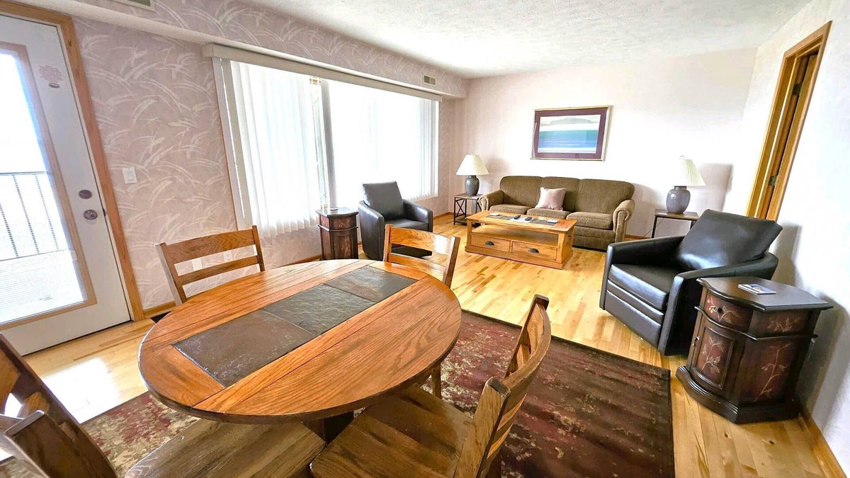 Traverse City Condo | #07 ELK RAPIDS BEACH CONDOMINIUM