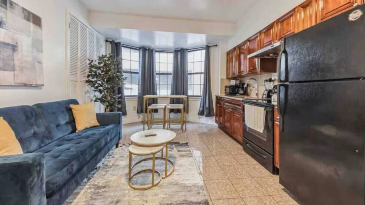 Center City Apartment | 1/1 Across Convention Center