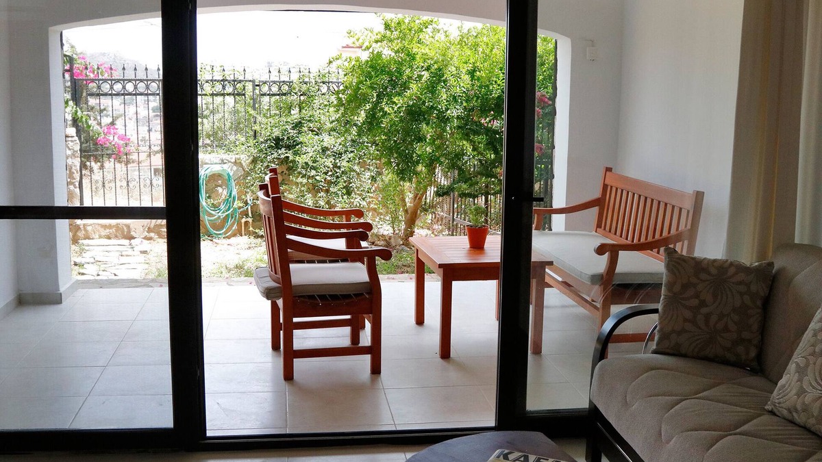 Datca City Center Apartment | 1+1 Bahçeli, deniz ve şehir manzaralı daire