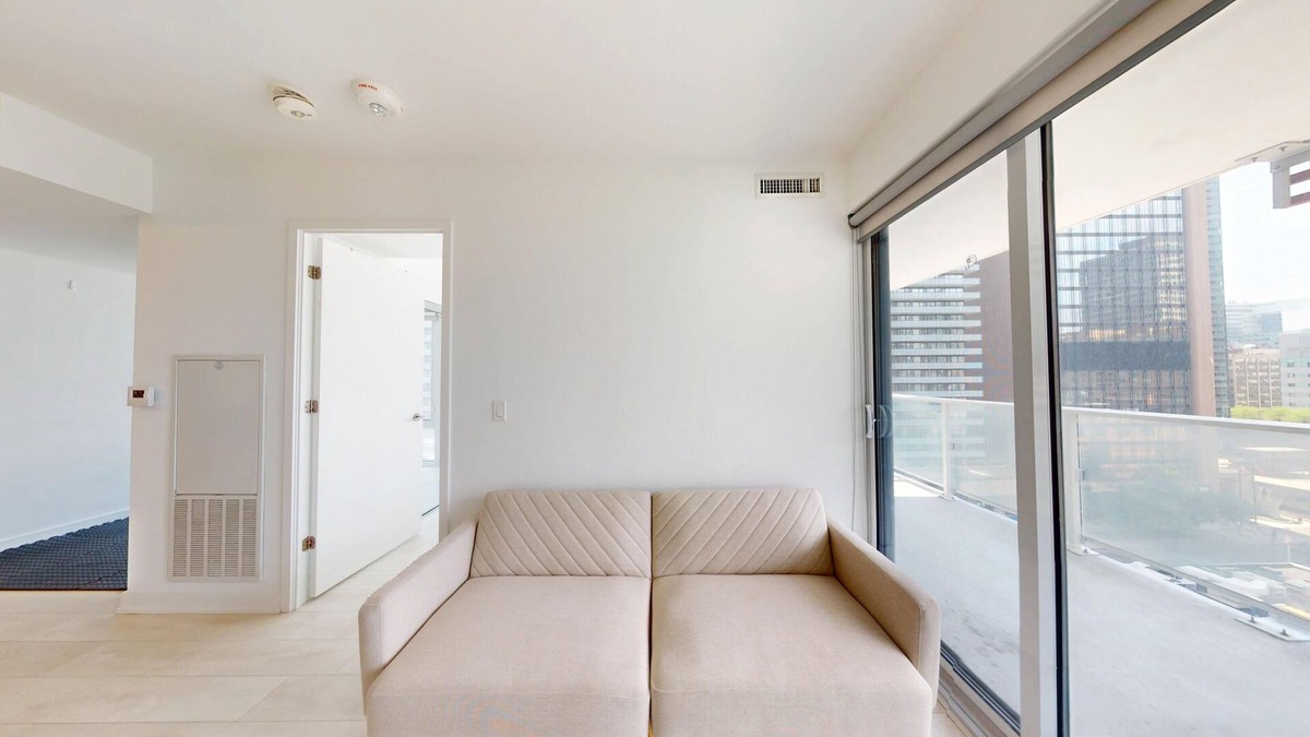 Bay Cloverhill Condo | 1+1 BR Eaton Centre, TMU, UofT, TGH SickKids