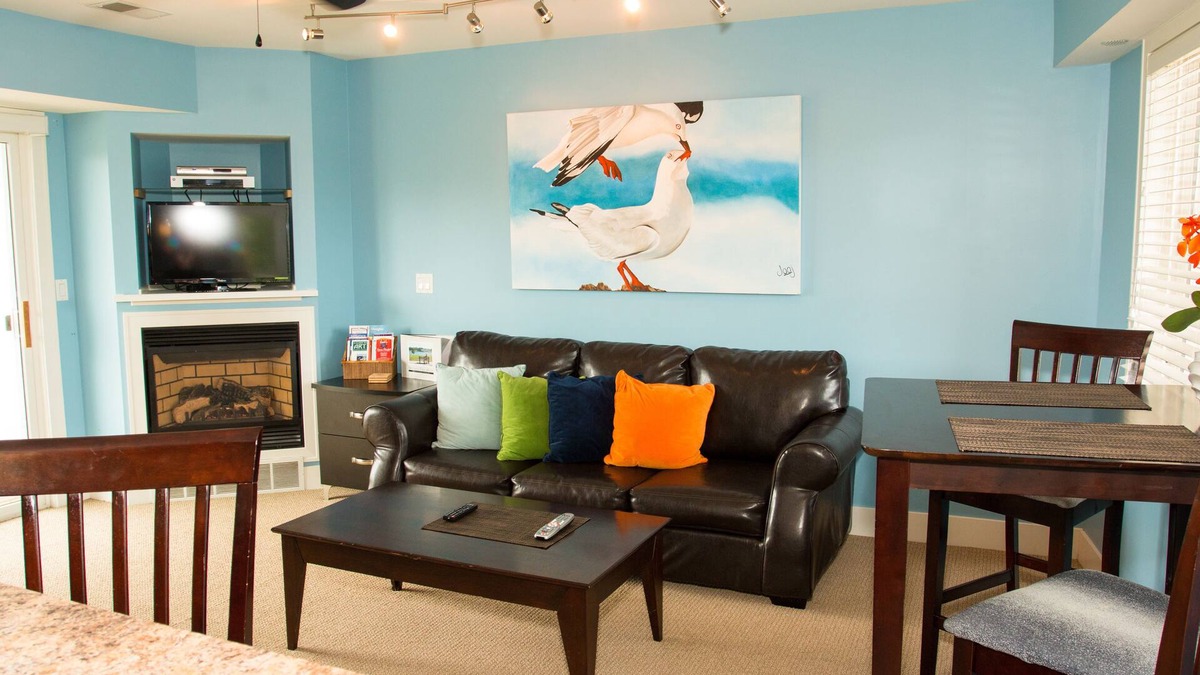 Douglas Condo | 1/1 Condo - Close to Downtown Douglas & Saugatuck