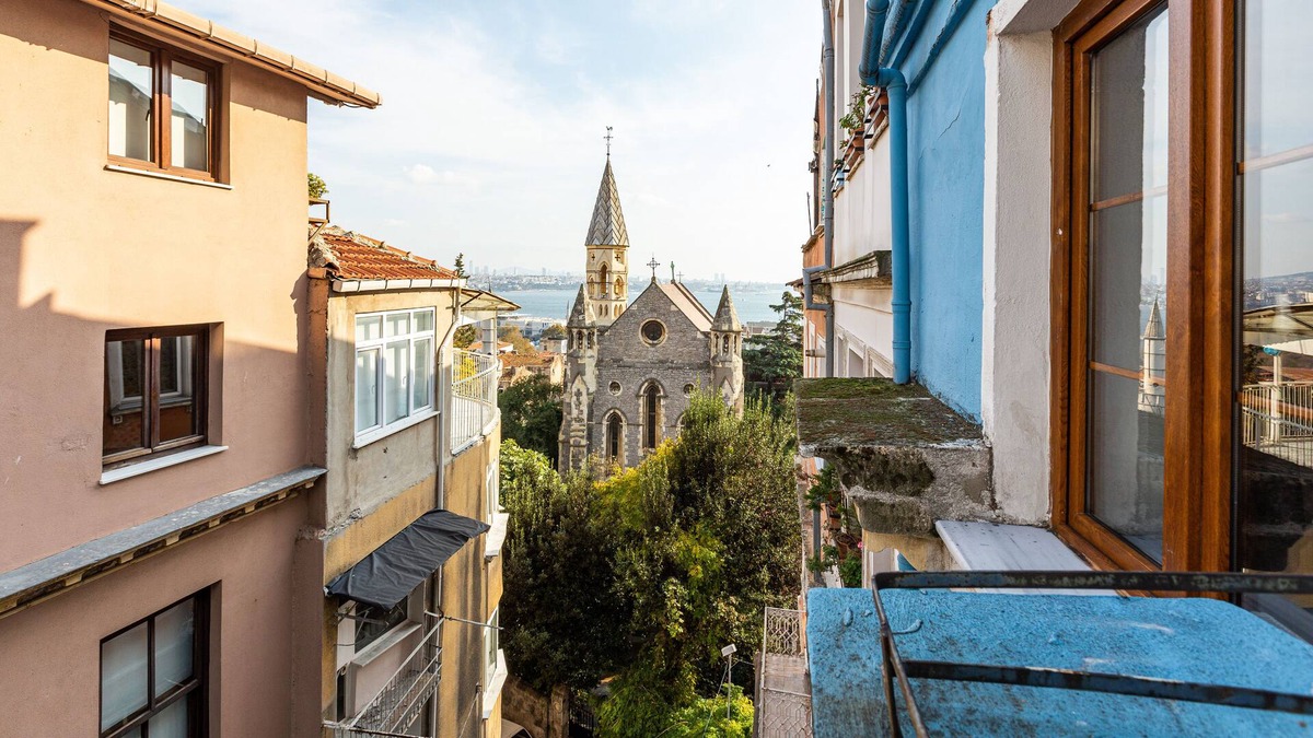 Galata Apartment | 1+1 Flat with Balcony, Sea view, near metro ,Galata Tower