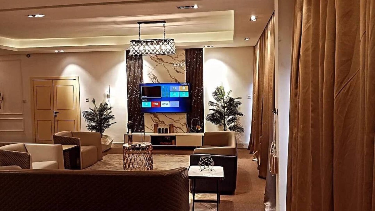 Ikoyi Apartment | 1, 2 & 3 bdrm apt with WiFi, restaurant, swimming pool, lounge, in vibrant Lagos