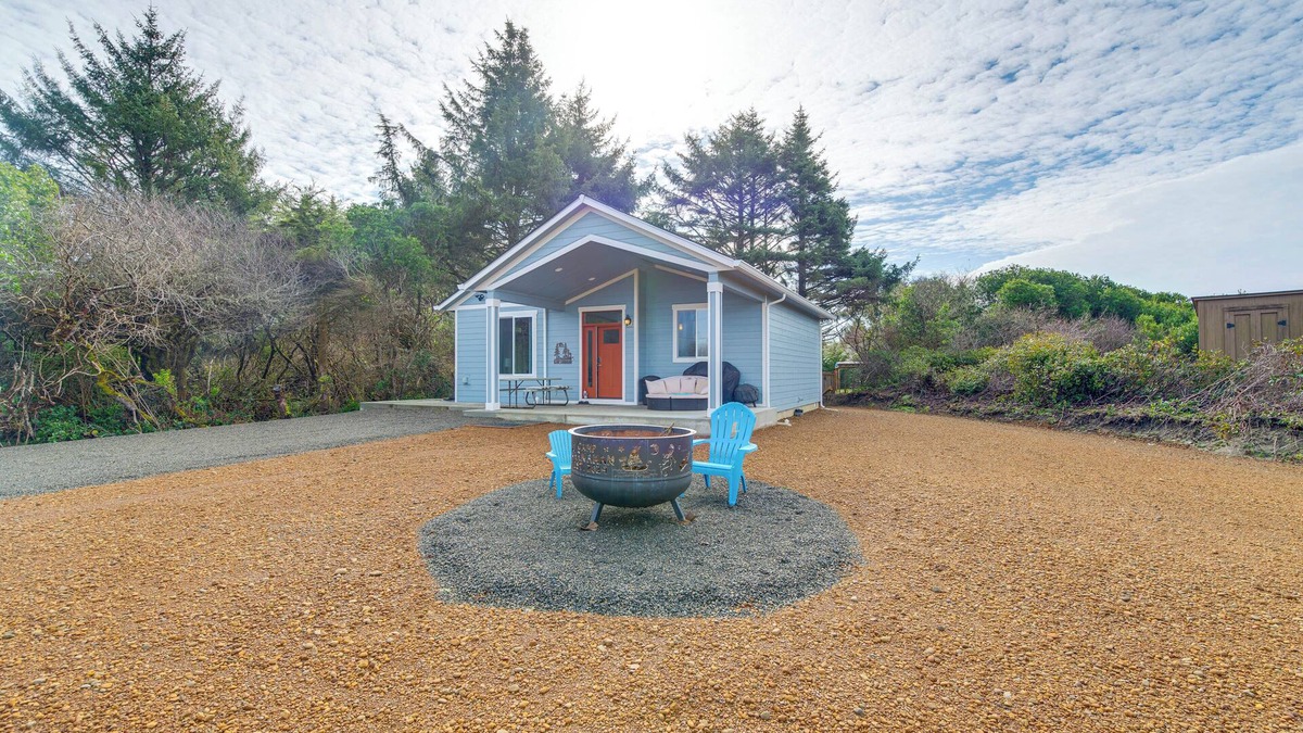 Ocean Shores House | 1/2 Mi to Beach: Home w/Patio in Ocean Shores