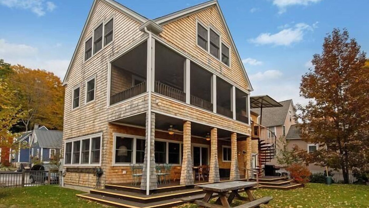 Meredith House | 1/4 Acre Woods on Lake Waukewan!