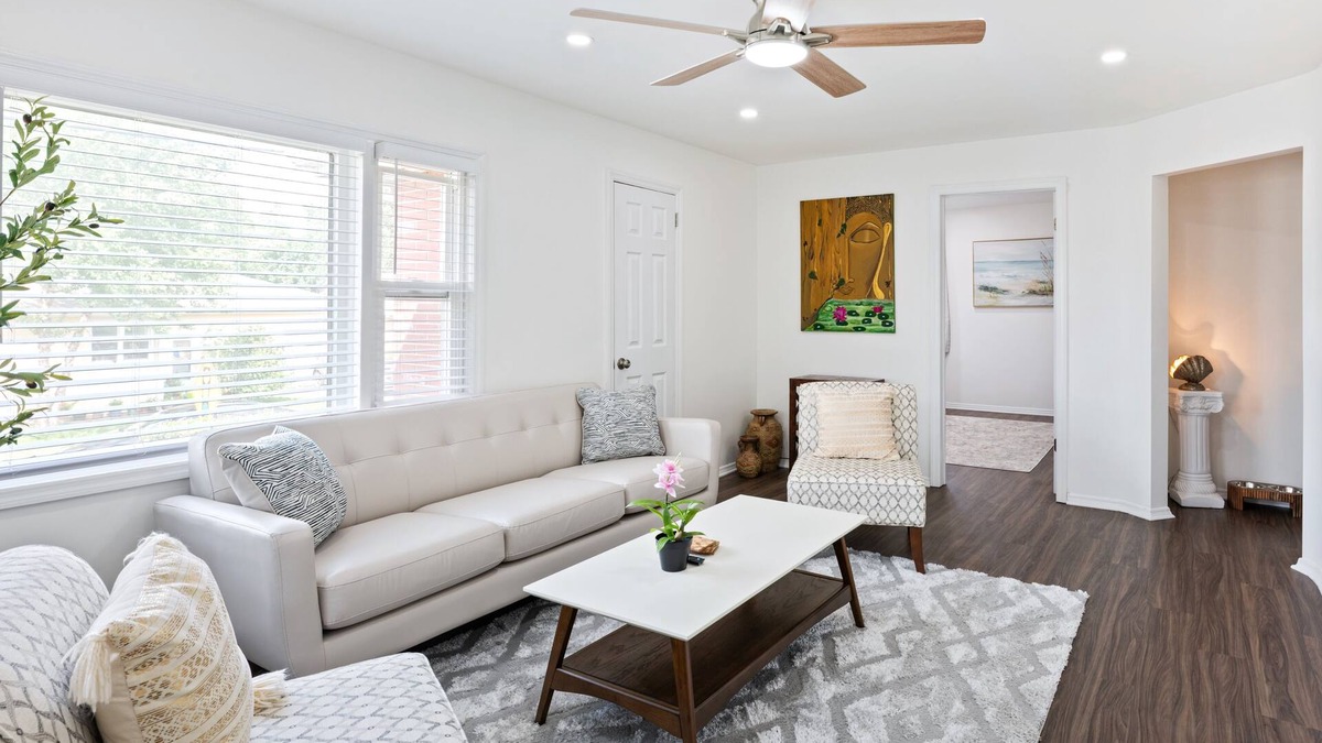 New Brunswick House | 1.5 mi to Rutgers University, RWJ, Saint Peter's, Pet Friendly, Laundry, Parking
