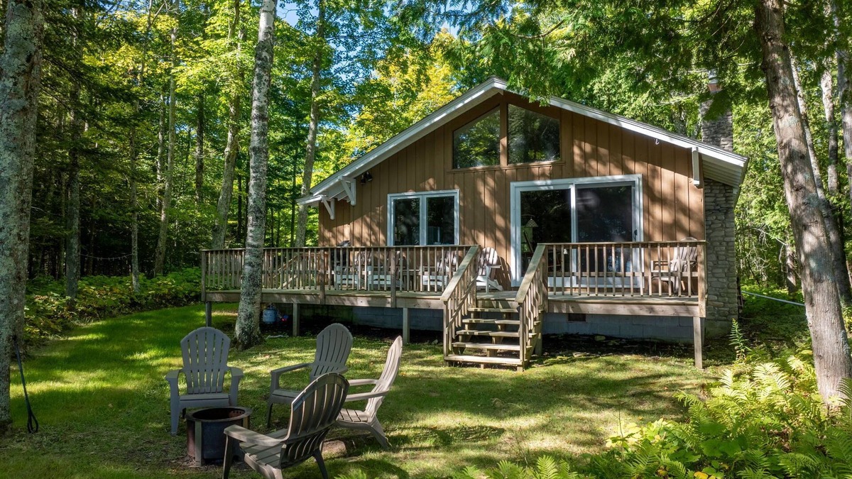 Sturgeon Bay Cottage | 1+ Acre/200 Feet of Lk Michigan Shoreline! -August 16-30 Still Avail!